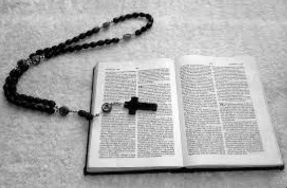 Foto - Türk kızları işte böyle Hristiyan yapıldı! İslamı terk ettiler vaftiz edilip Hristiyan oldular!