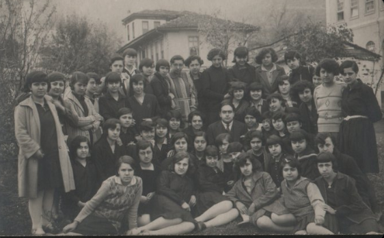 Foto - Türk kızları işte böyle Hristiyan yapıldı! İslamı terk ettiler vaftiz edilip Hristiyan oldular!