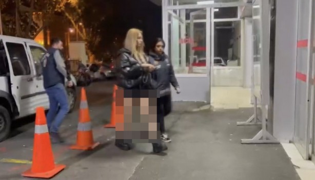 Foto - Türk lirasını klozete atıp üzerine sifon çekmişti! Sosyal medya fenomenine şok