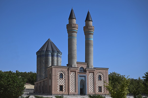 Foto - Türk mimarisinin izlerini taşıyor! Bu türbeler asırlardır tüm ihtişamıyla ayakta duruyor