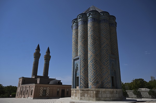 Foto - Türk mimarisinin izlerini taşıyor! Bu türbeler asırlardır tüm ihtişamıyla ayakta duruyor