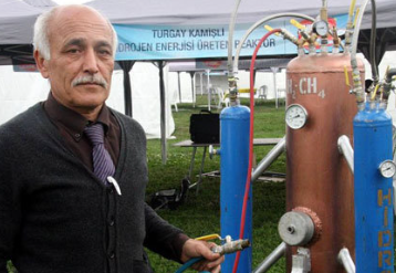 Foto - Türk mühendise kimse destek vermemişti! 5 litre su ile 485 kilometre yol giden otomobil üretildi