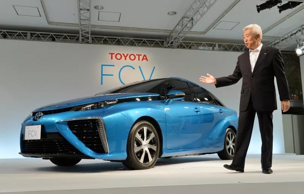 Foto - Türk mühendise kimse destek vermemişti! 5 litre su ile 485 kilometre yol giden otomobil üretildi