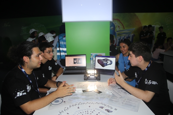 Türk öğrencilerden müthiş başarı! Enkazda kalanlar böyle kurtarılacak