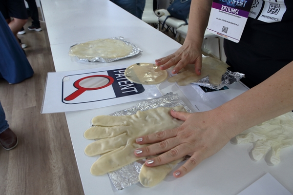 Foto - Türk öğrencilerden plastiğin sonunu getirecek müthiş buluş!