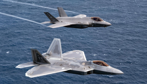 Foto - Türk orgeneral o ülkeyi ziyaretteyken ilginç olay! F-22 ve F-35'ler peş peşe bölgeye doğru havalandı