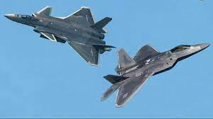 Foto - Türk orgeneral o ülkeyi ziyaretteyken ilginç olay! F-22 ve F-35'ler peş peşe bölgeye doğru havalandı