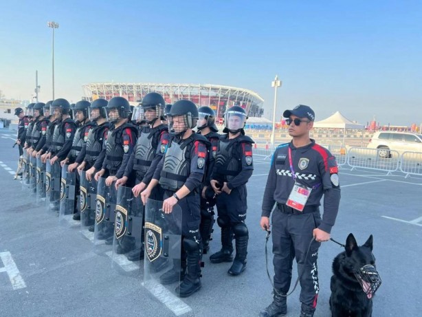 Foto - Türk polisi Katar'da kuş uçurtmadı