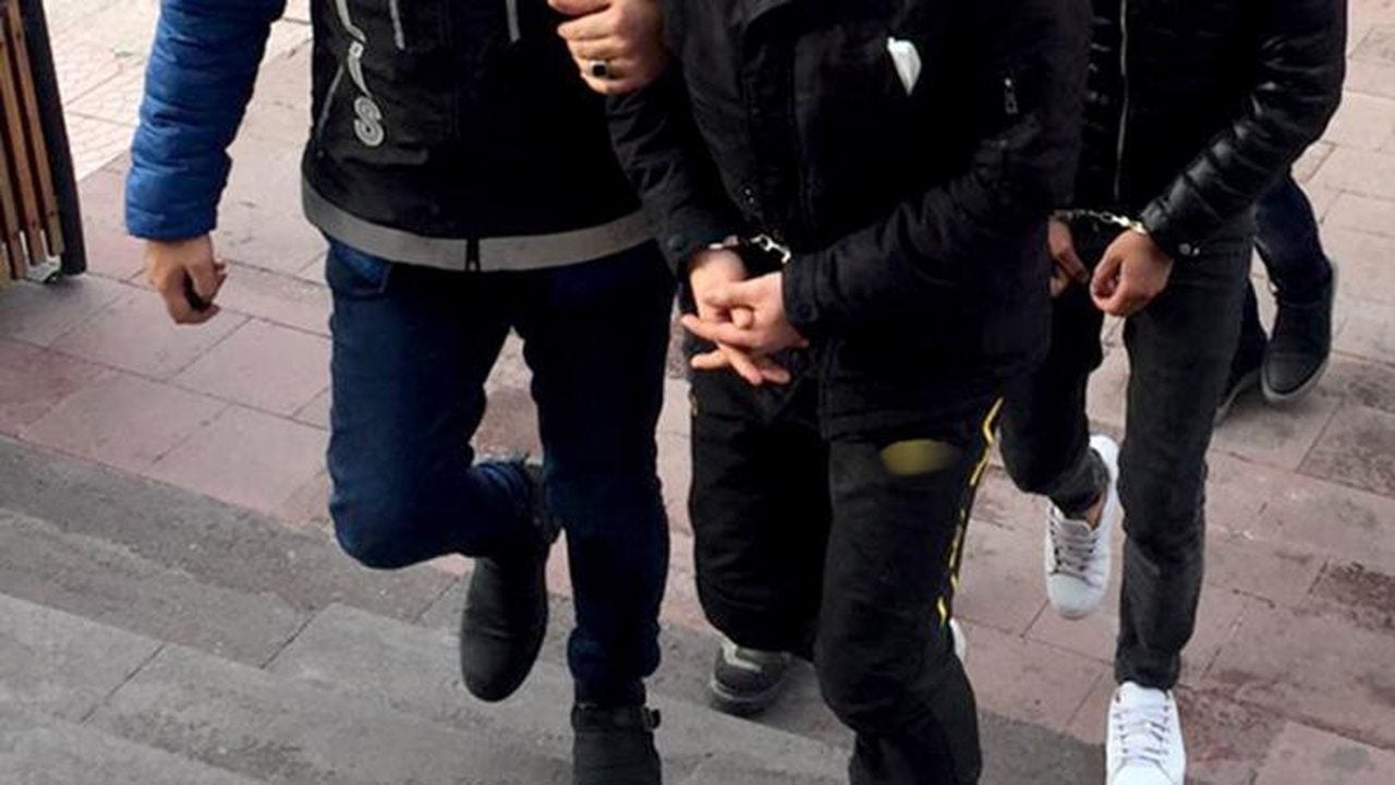 Foto - Türk polisi ümüklerine çöktü! "7 saniye" taktiği ile böyle milyonluk vurgun yapmışlar 