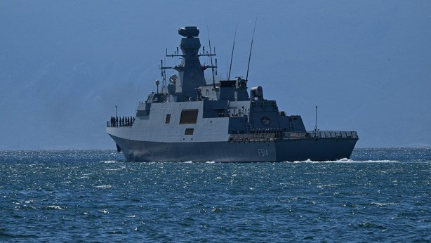 Türk savaş gemisi Japonya sularına girdi! O ülke İHA'larını apar topar bölgeye yolladı