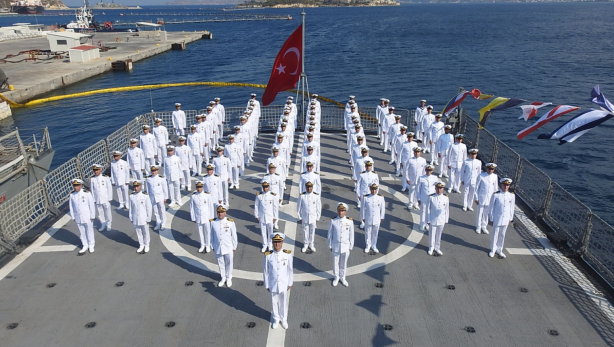 Foto - Türk savaş gemisi Yunanistan sularında