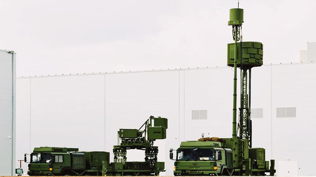 Türk savaş gemisindeki o silah, Fransız gemisini kör etti: Rotayı şaşırıp acele koduyla kaçtılar