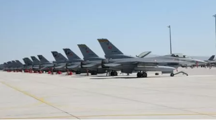 Foto - Türk savaş uçakları UFO'ları kovaladı! Evet yanlış duymadınız... Havada savaş çıktı