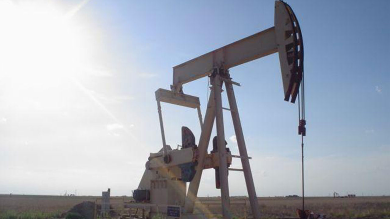 Foto - Türk SİHA'larına uçuş emri verildi! Petrol fışkıran 24 tesis apar topar kapatıldı