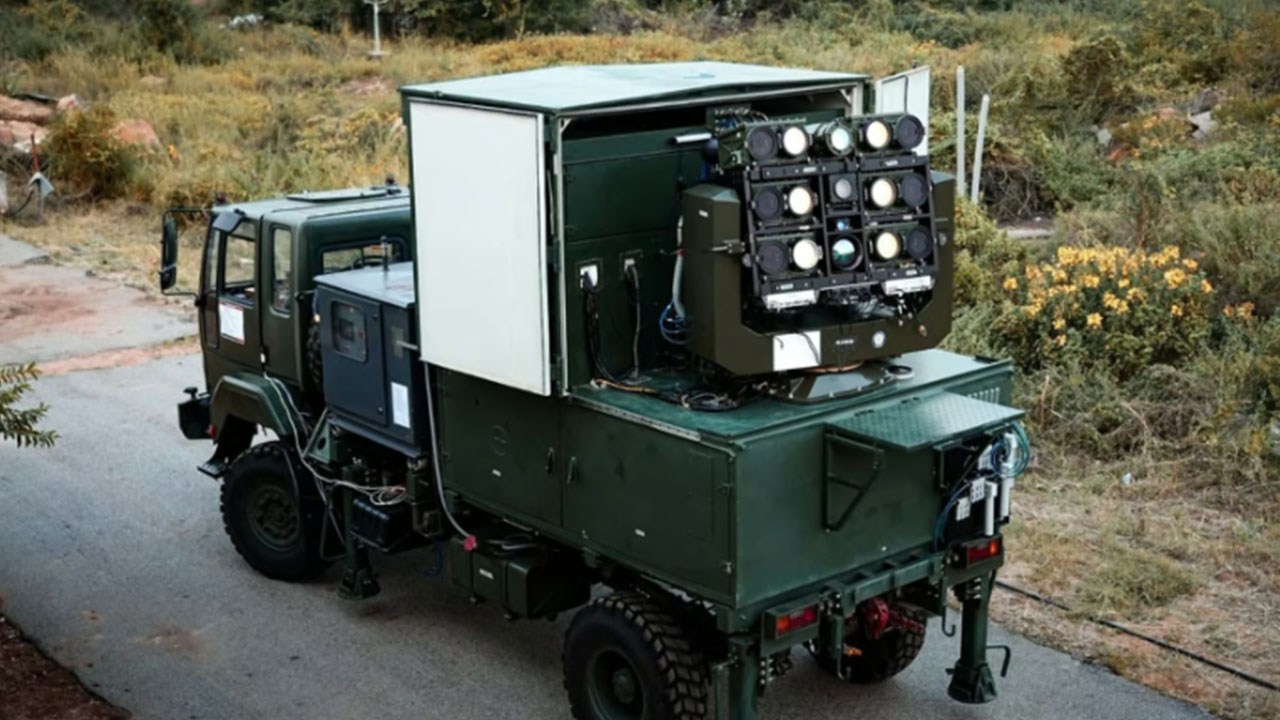 Foto - Türk SİHA'larını düşürmek için lazer silahını hangardan çıkardılar: 5 kilometre öteden bile düşürürüz diyorlar