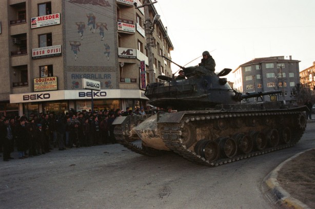 Foto - Türk siyasi tarihinin kara lekesi... Bu kareleri unutma unutturma!
