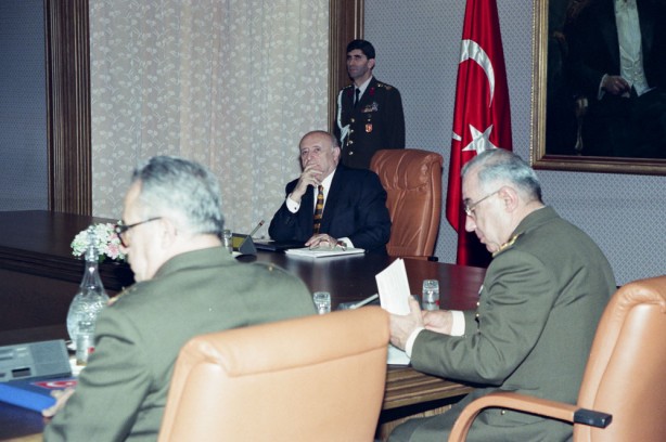 Foto - Türk siyasi tarihinin kara lekesi... Bu kareleri unutma unutturma!