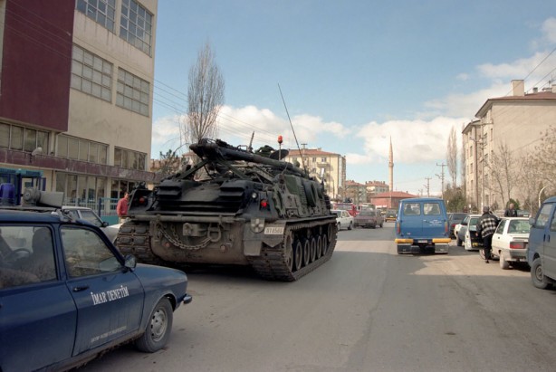 Foto - Türk siyasi tarihinin kara lekesi... Bu kareleri unutma unutturma!