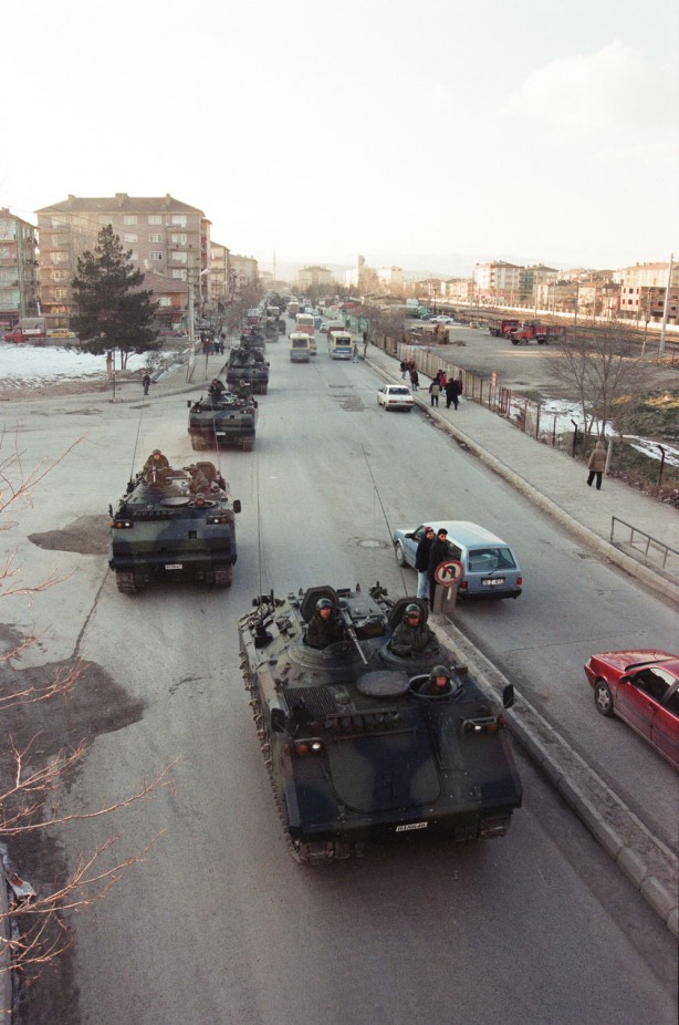 Foto - Türk siyasi tarihinin kara lekesi... Bu kareleri unutma unutturma!