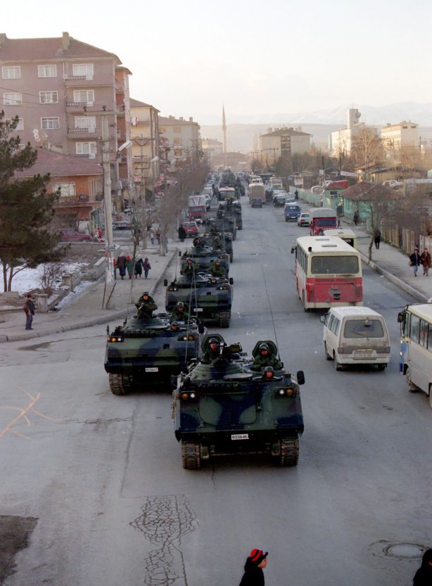 Foto - Türk siyasi tarihinin kara lekesi... Bu kareleri unutma unutturma!