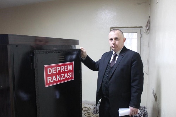 Foto - Türk tasarımcı yaptı! Depreme karşı korunmada ilginç icat