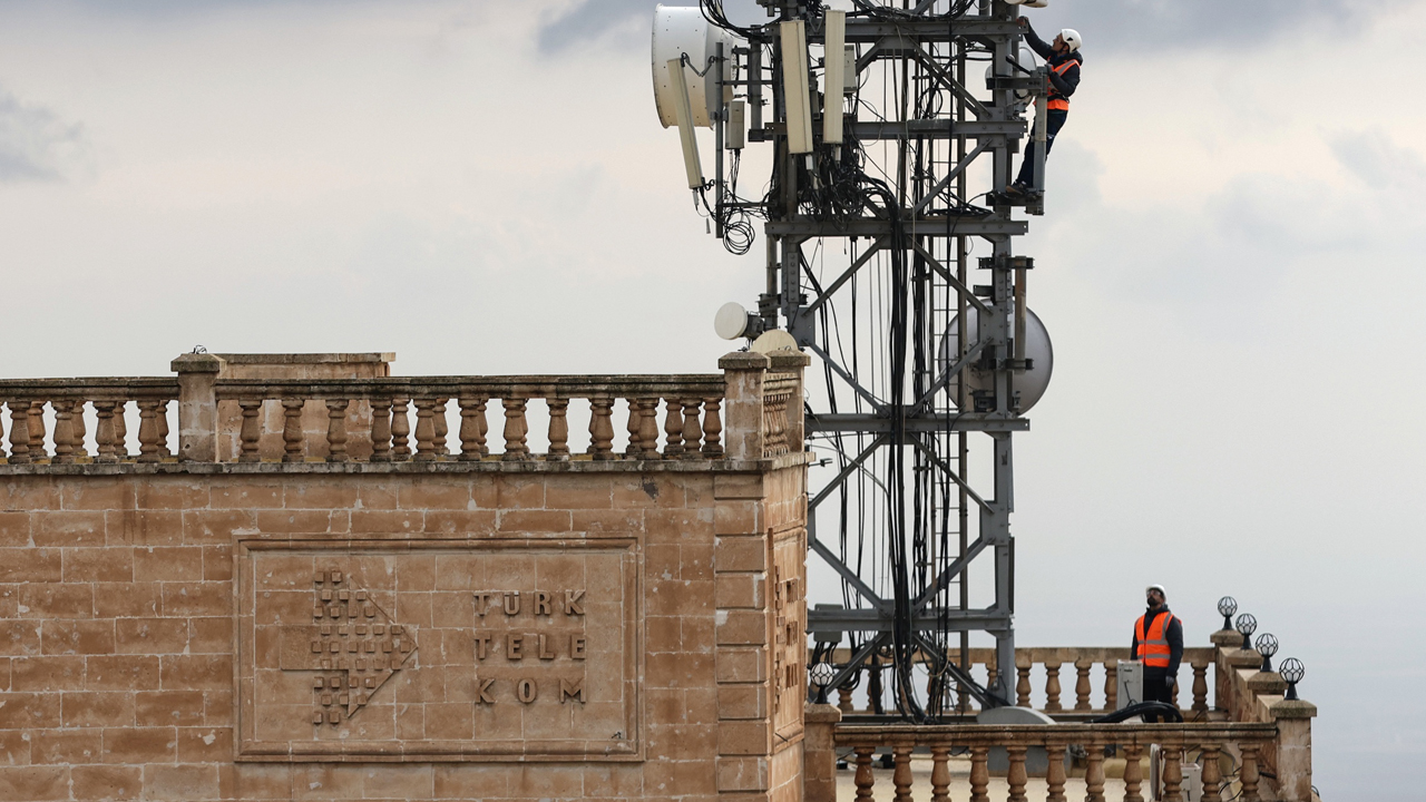 Türk Telekom, Mardin'deki yatırımlarla fiber hızını 487 Mbps'ye taşıdı! Türkiye’yi dijital lider yapmayı hedefliyor!