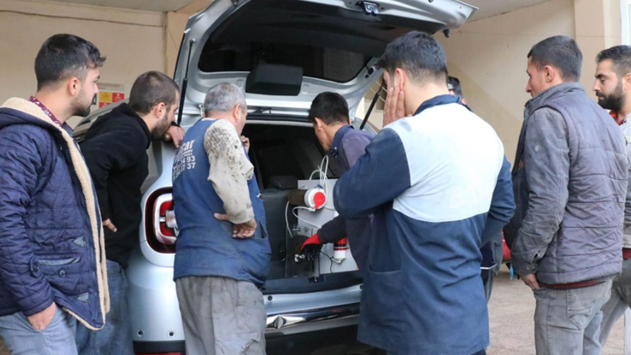 Foto - Türk usta suyla çalışan otomobil yaptı: 100 kilometrede 5 lira yakıyor