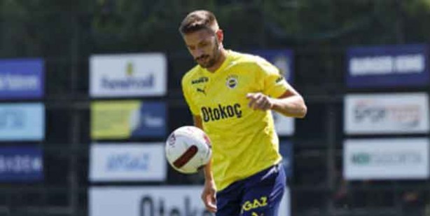 Foto - 'Türk ve İslam düşmanı', Fenerbahçe tesislerinde!