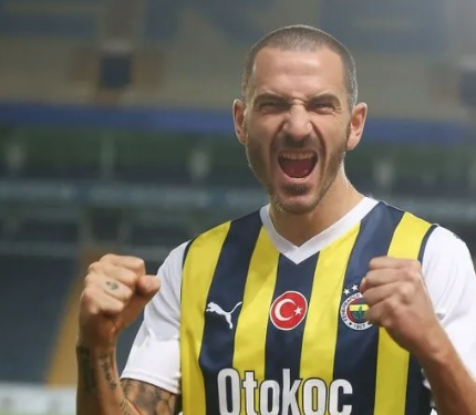 Foto - Türk yıldızını satın almak istiyorlar! Apar topar geri çağrılacak mı? Fenerbahçeliler bu sefer dizlerini dövecek…