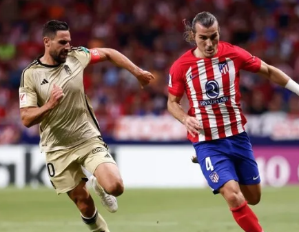 Foto - Türk yıldızını satın almak istiyorlar! Apar topar geri çağrılacak mı? Fenerbahçeliler bu sefer dizlerini dövecek…