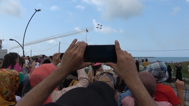 Türk Yıldızları Rize semalarında uçtu!