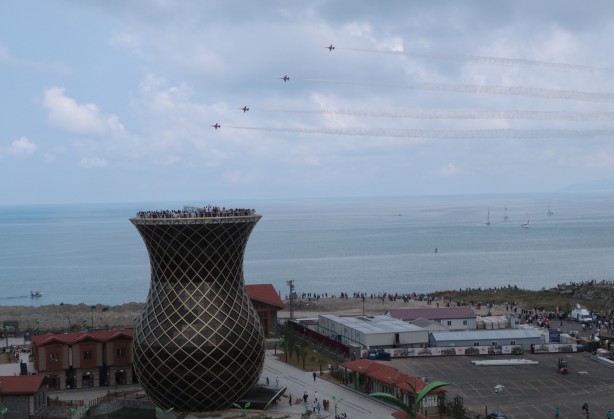 Foto - Türk Yıldızları Rize semalarında uçtu!