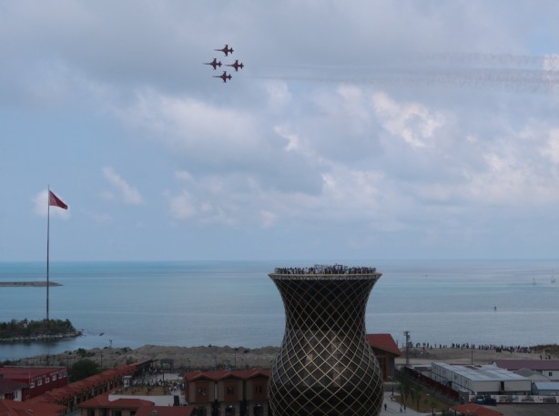 Foto - Türk Yıldızları Rize semalarında uçtu!
