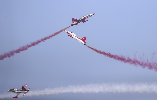 Türk Yıldızları TEKNOFEST'te nefes kesti