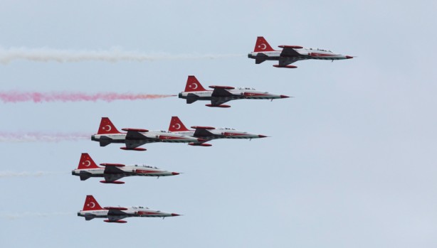 Foto - Türk Yıldızları ve SOLOTÜRK Samsun semalarında nefesleri kesti! Gösteri uçuşu yaptı