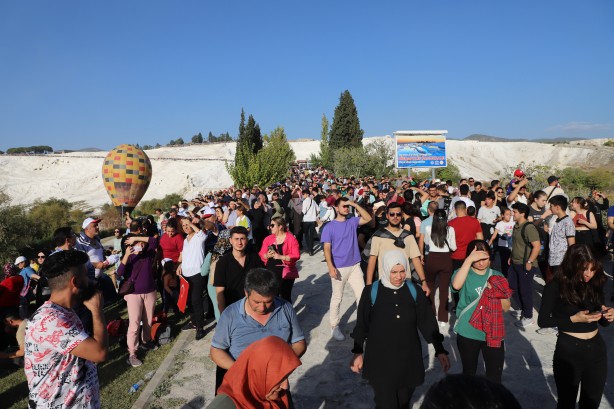 Foto - Türk Yıldızları’ndan Pamukkale'de gösteri uçuşu