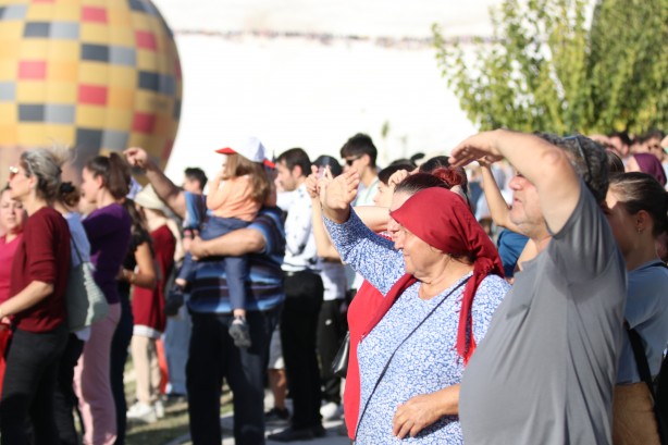 Foto - Türk Yıldızları’ndan Pamukkale'de gösteri uçuşu