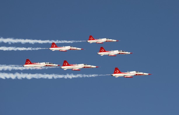 Foto - Türk Yıldızları’ndan Pamukkale'de gösteri uçuşu
