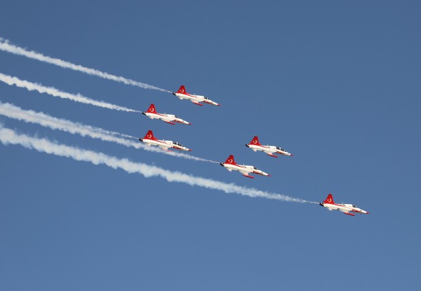 Foto - Türk Yıldızları’ndan Pamukkale'de gösteri uçuşu
