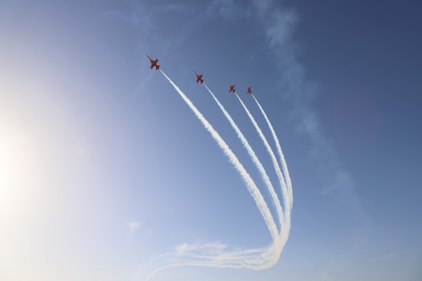 Foto - Türk Yıldızları’ndan Pamukkale'de gösteri uçuşu