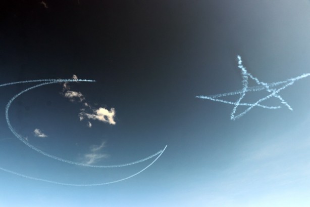 Foto - Türk Yıldızları'nın "ay yıldızlı" gösterisi nefes kesti