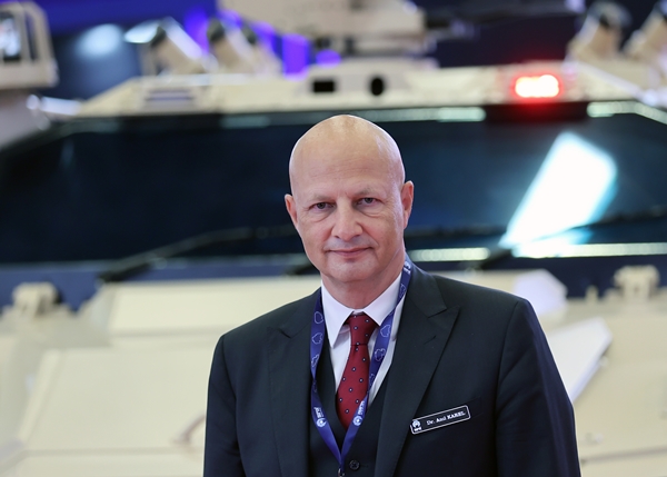 Foto - Türk zırhlısını almak için sıraya girdiler