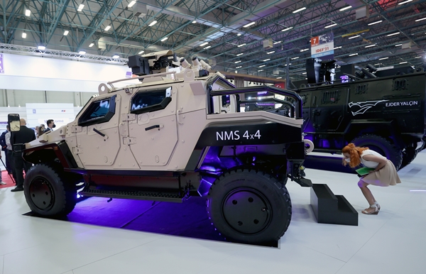 Foto - Türk zırhlısını almak için sıraya girdiler