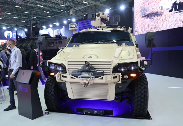 Türk zırhlısını almak için sıraya girdiler