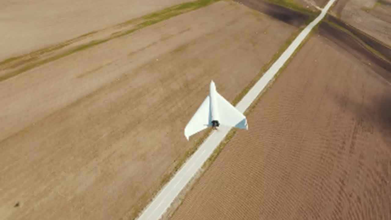Türkiye 1000 kilometre menzilli yeni silahı Kuzgun'u kamuoyuna gösterdi: Ondan kurtuluş yok