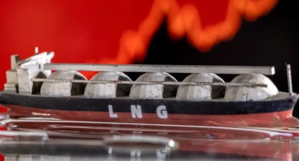 Foto - İran ve Rusya ile taahhüt biterken Türkiye'den o ülkeyle 10 yıllık doğalgaz anlaşması! Bu imza çok konuşulur