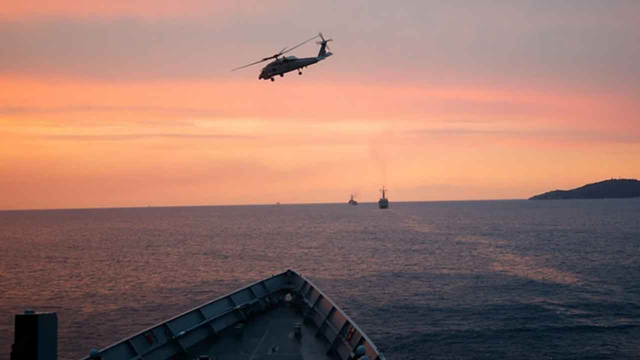 Foto - 'Türkiye adalarımızı elimizden alacak! 12 uçak için anlaştılar'