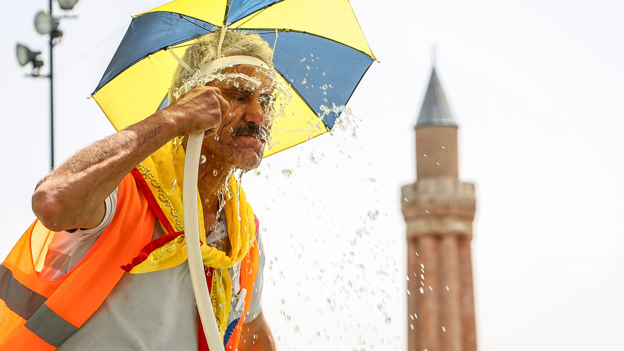 Türkiye adeta kavruluyor! Tüm zamanların sıcaklık rekoru kırıldı