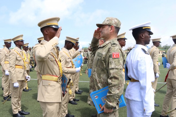 Foto - Türkiye, Afrika ülkelerini desteklemeye devam ediyor! Eğitilen subaylar göreve başladı