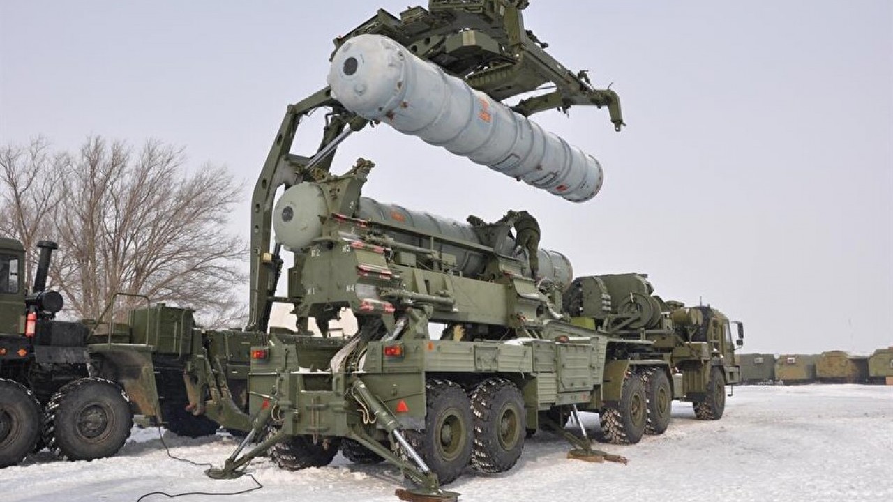 Foto - Türkiye alınca ortalığı yangın yerine çevirmişlerdi! S-400'ler dünyanın gözü önünde oraya gidiyor